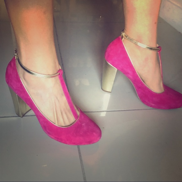 Like new! Sole Society pink and gold tstrap - Picture 1 of 5